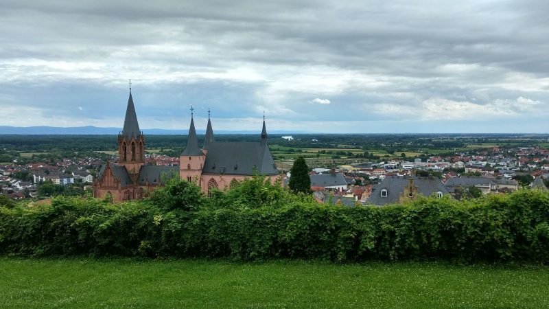 Oppenheim mit Katharinenkirche und Rhein