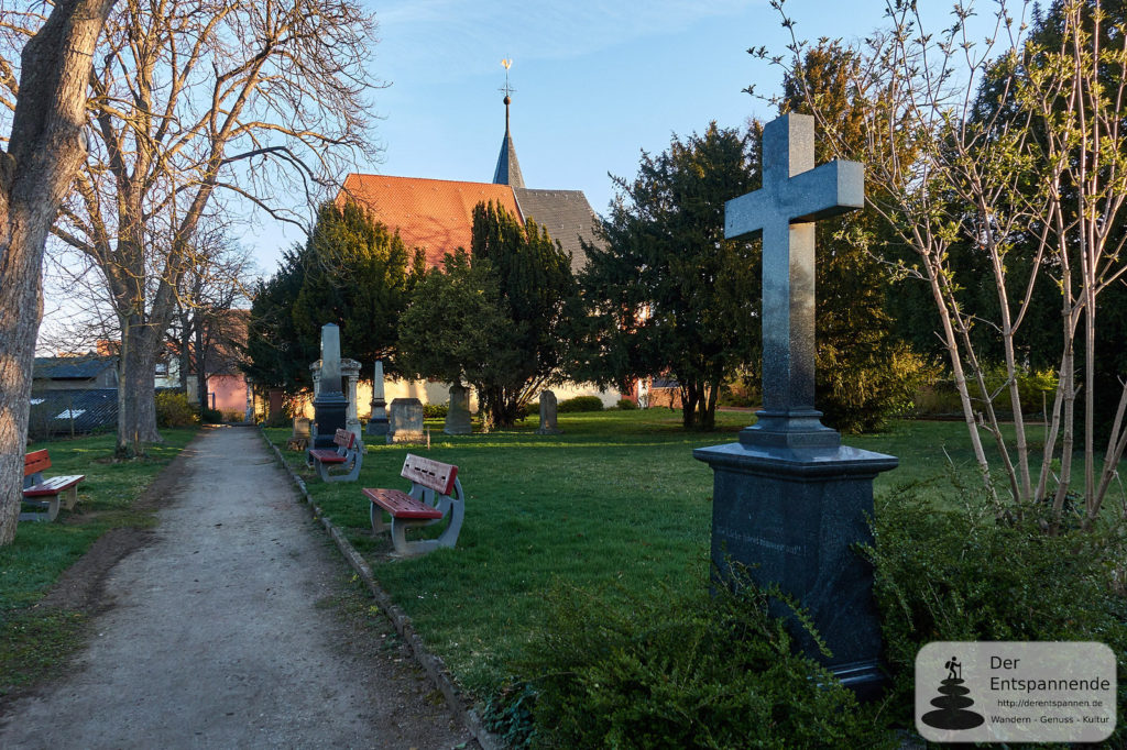 Evangelische Kirche Selzen und Friedhof