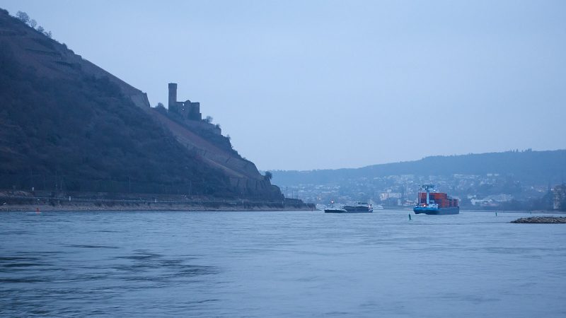 Rhein bei Bingen mit Burg Ehrenfels