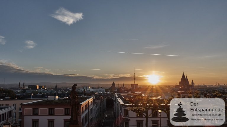 Sonnenaufgang über Mainz und dem Dom