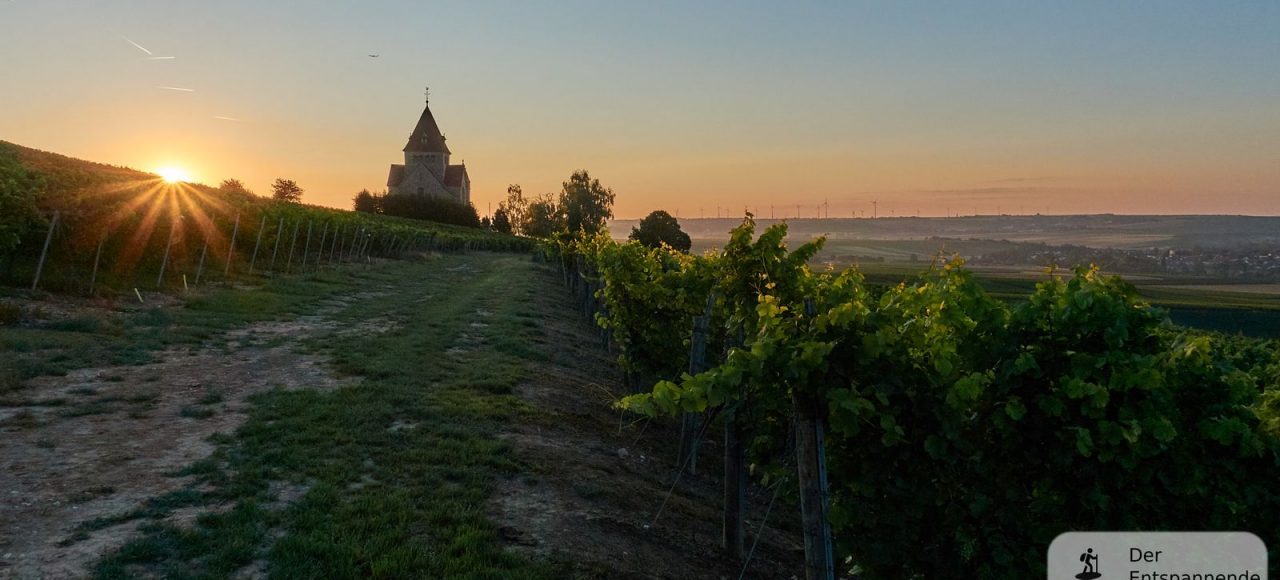 Sonnenaufgang Kreuzkapelle am Wissberg, Gau-Bickelheim