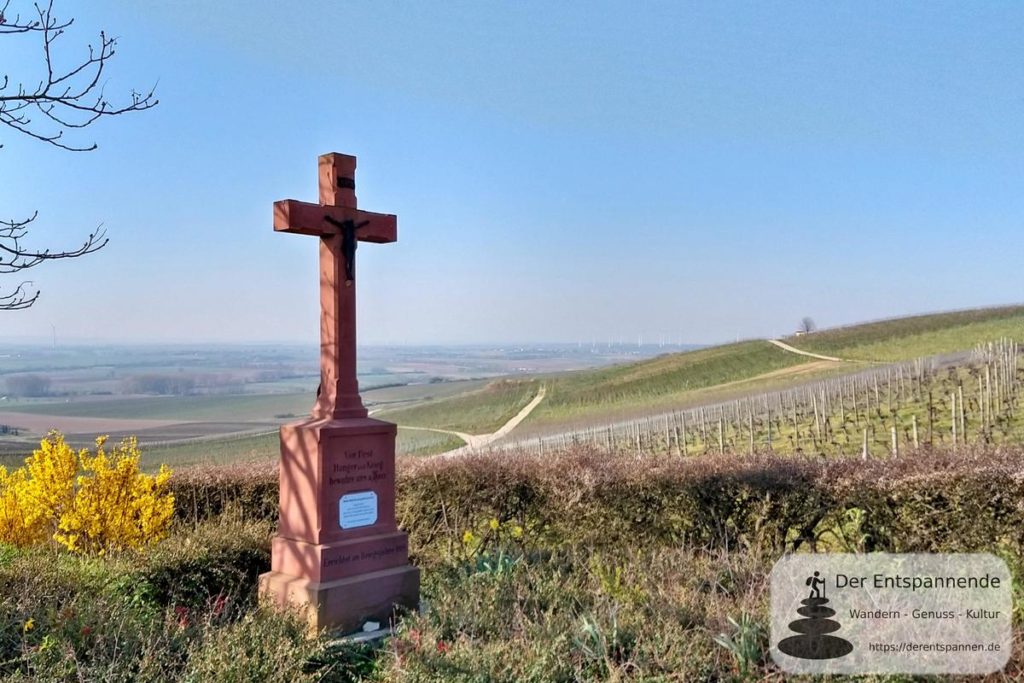 Schönste Weinsicht Rheinhessen: Zornheimer Ruhkreuz - Hiwweltour Zornheimer Berg