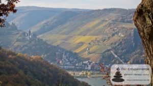 Blick auf Burg Stahleck, Bacharach und Postenturm