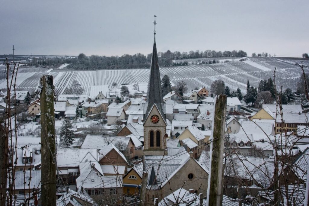 Evangelische Kirche Schwabsburg im Winter