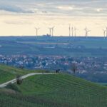 Spaziergänger am Selzer Berg, Blick über das Selztal