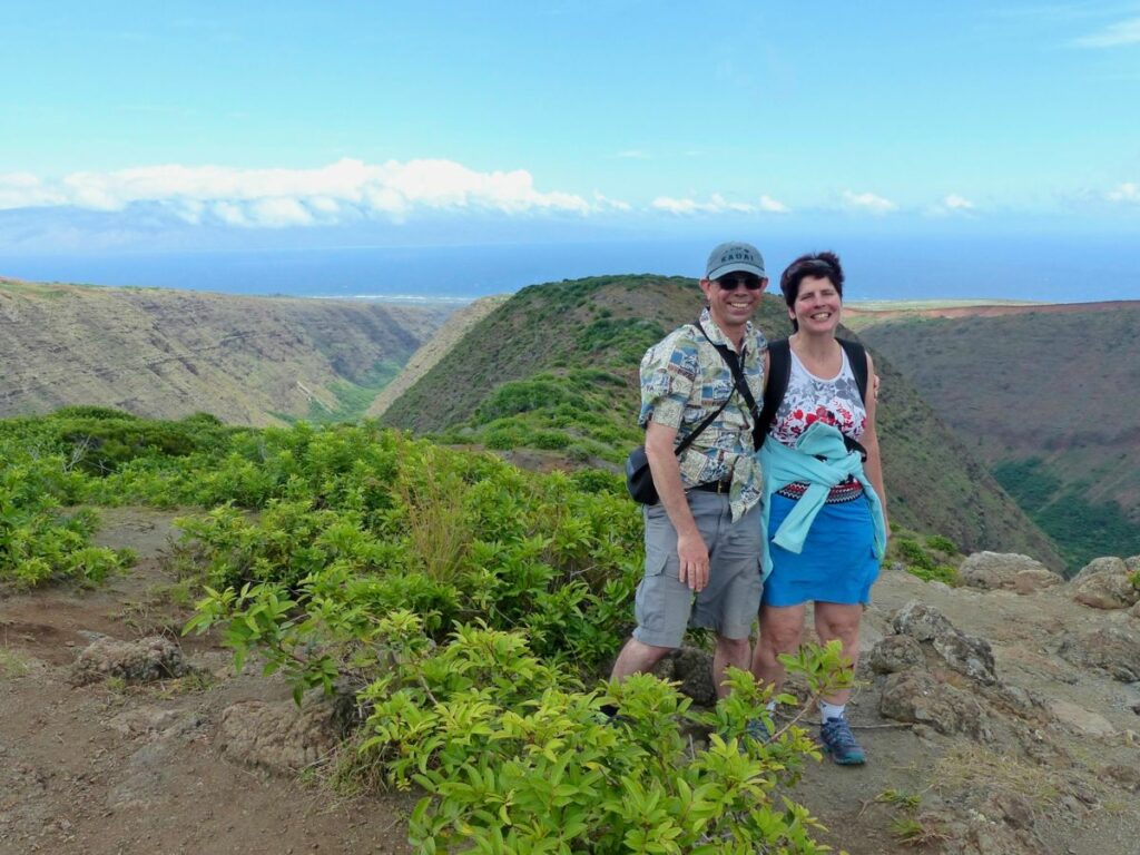 Frank und Manuela auf Lanai (am Horizont: Maui)